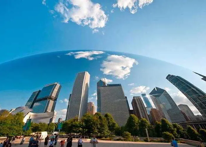 Hotel Fairfield And Downtown/ Magnificent Mile
