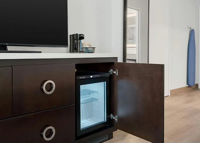 Hotel Fairfield And Downtown/ Magnificent Mile 3*