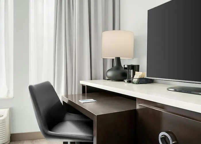 Fairfield And Downtown/ Magnificent Mile Hotel