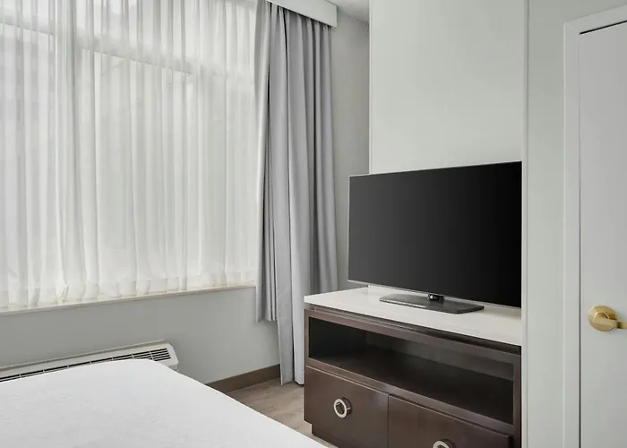 Hotel Fairfield And Downtown/ Magnificent Mile Chicago
