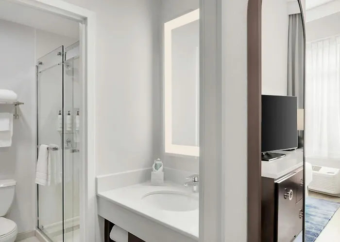 Fairfield And Downtown/ Magnificent Mile Hotel 3*