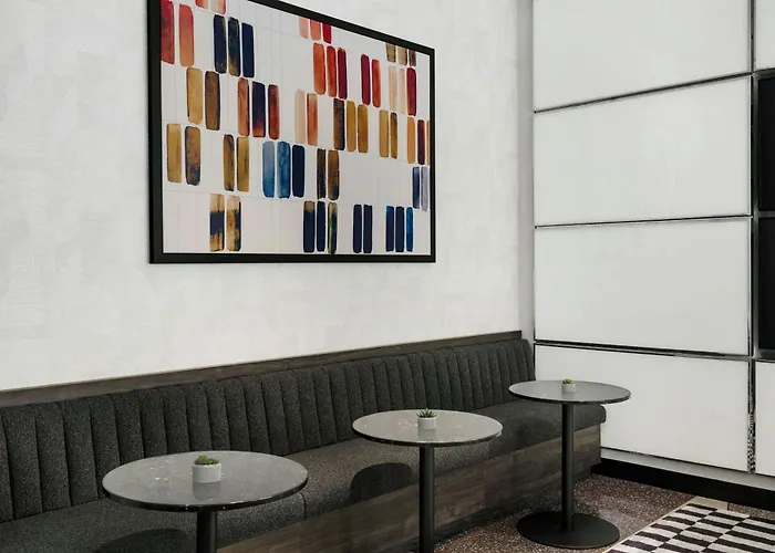 Fairfield And Downtown/ Magnificent Mile Hotel