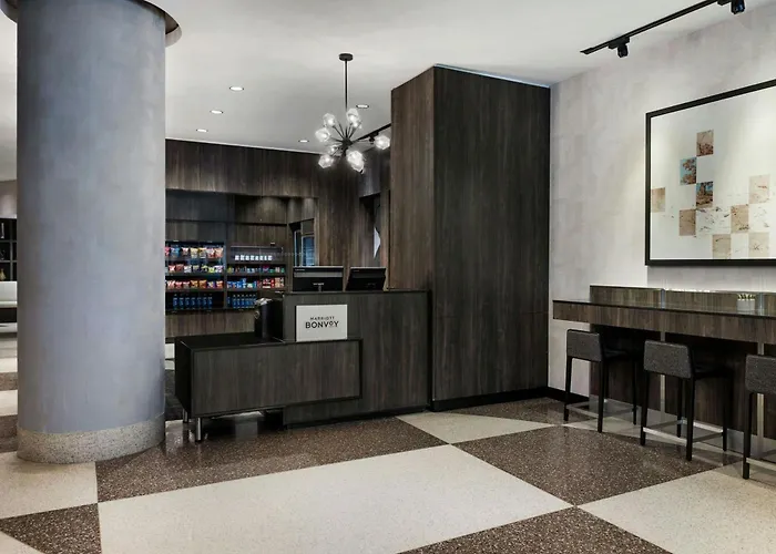 Hotel Fairfield And Downtown/ Magnificent Mile