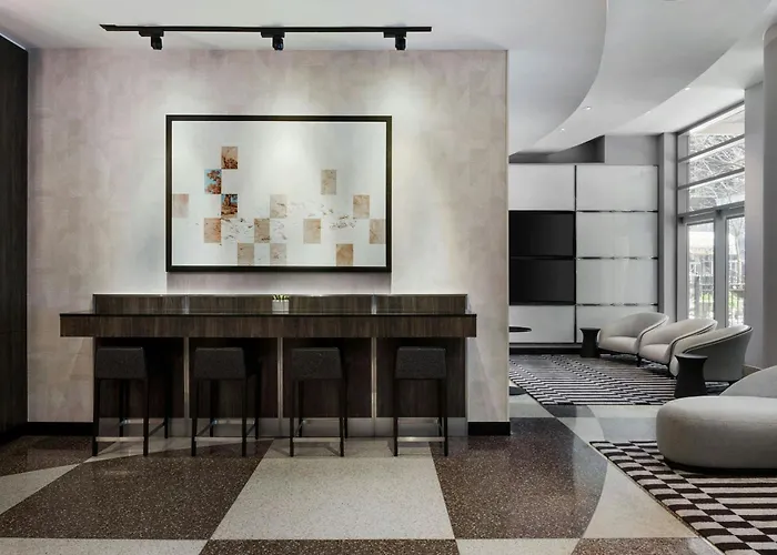 Fairfield And Downtown/ Magnificent Mile 3*